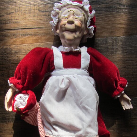 Hamilton Collection Porcelain Heritage Doll 18" Mrs. Claus - Picture 2 of 3